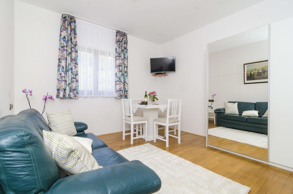 Apartment Nadine Okuklje Ngoại thất bức ảnh